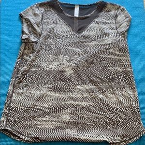 Lululemon grey/cream shirt